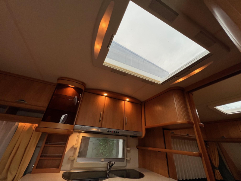 Hobby Excellent 495 UFE mover, tent, luifel  foto: 8