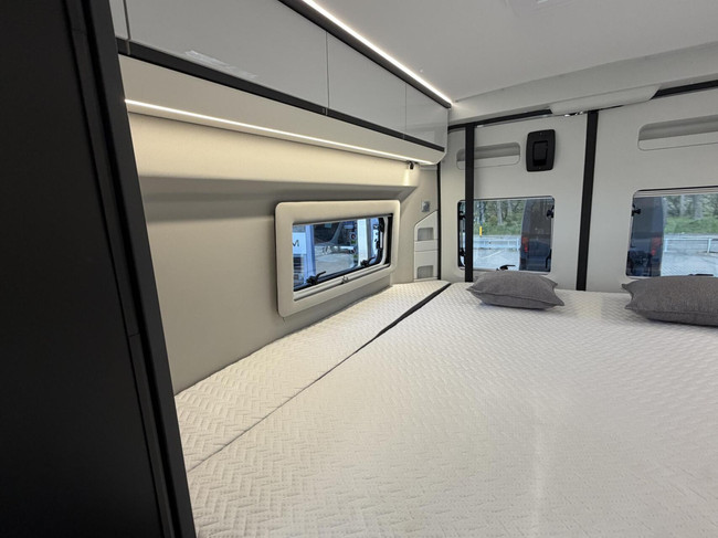Adria Twin Supreme 640 SGX 9T-Automatic Solar Panel Lithium Maxxfan photo: 18