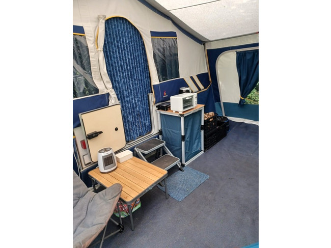 Alpenkreuzer Pennine Fiesta 2+2 Folding Caravan Awning 4 berths kitchen Awning 2011 photo: 10