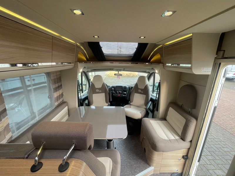 Adria Matrix M 670 SC 50 Years Edition 79000 km  foto: 14