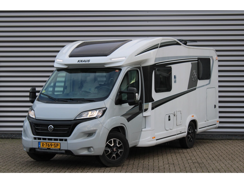 Knaus Sky Wave 60 Years 650 MEG Fiat 140PK Lengtebedden  foto: 1