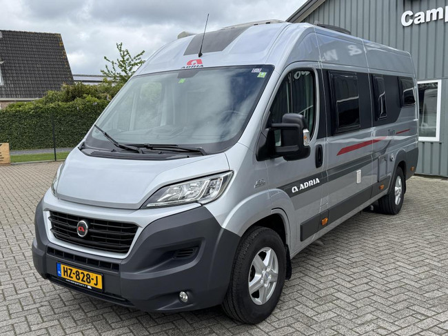 Adria Twin 640 SLX Enkele bedden 6.40m foto: 1