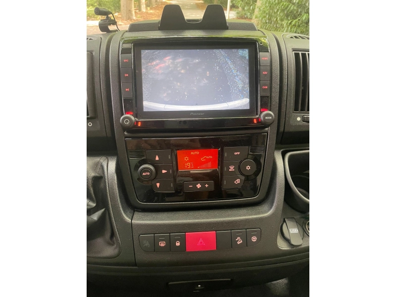 Dethleffs Diplomat Queensbed 52000 km 2017  foto: 12