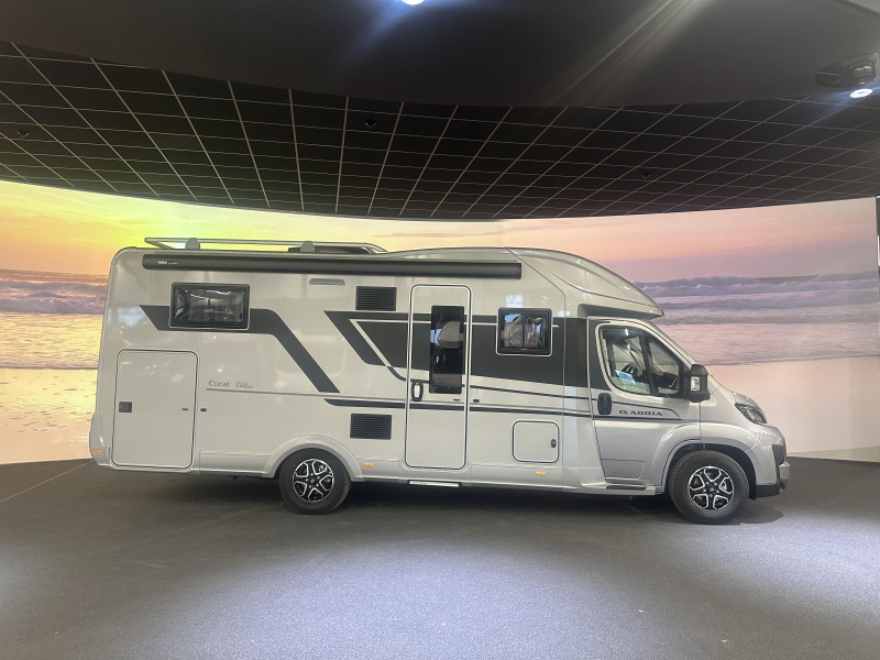 Adria Coral Supreme 670 DL climatisation de toit / automatique photo : 4