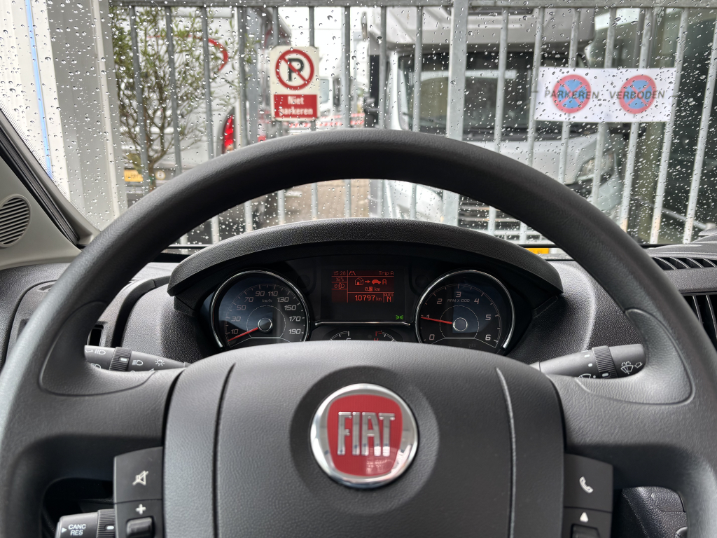 LMC PASSION V 643 G AUTOMATIK EINZELBETTEN EURO6 10.000KM! Foto: 10