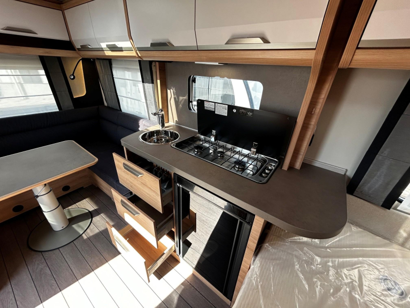 Knaus Sudwind Black Selection 450 FU Paquete de Ventaja Temporal foto: 6