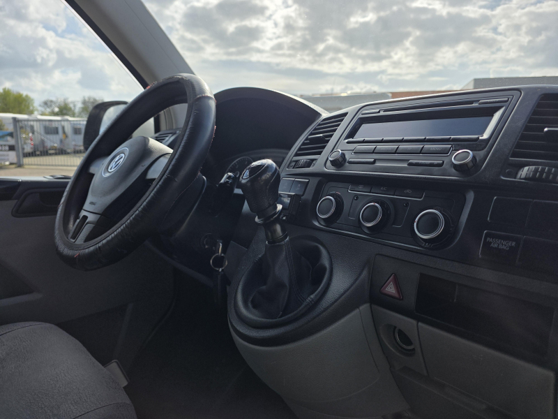 Volkswagen T5 2 TDI 4 persoons hefdak 2014  foto: 23
