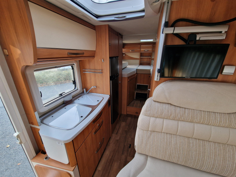 Hymer Exsis-T 588 enkele bedden  foto: 5