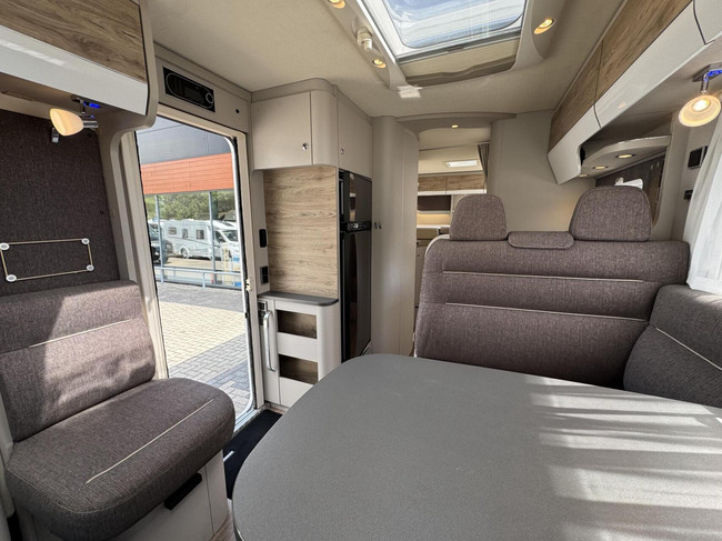 Hymer EXT 678 9T-Automaat Enkele Bedden Luifel Lpg Zonnepaneel foto: 12