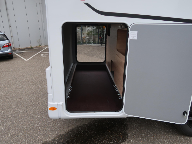 Dethleffs Just Camp T 6812 EB 165 PS MIT HUBBETT Foto: 18