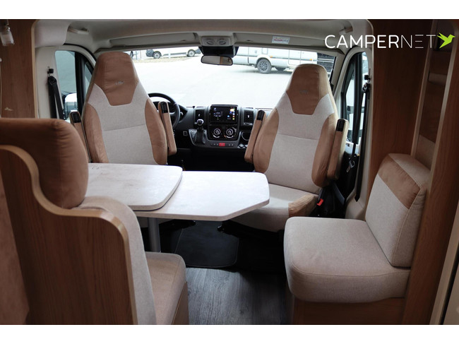 LMC Cruiser V646 140pk Automaat | HEO safe sloten | Thule luifel | Trekhaak | Lengtebedden | Bearlock | Panoramadak | Compact model foto: 8