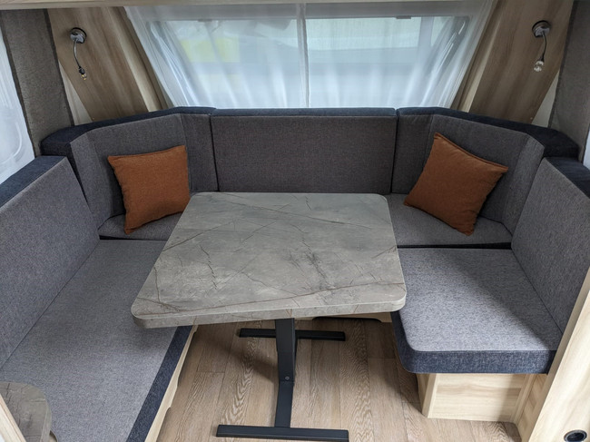 Hobby De Luxe 460 LU Foto: 5