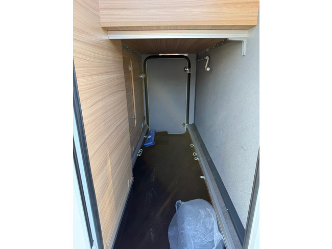 Dethleffs Just T6762 Automaat 9G Hefbed! Ruimtewonder! foto: 11
