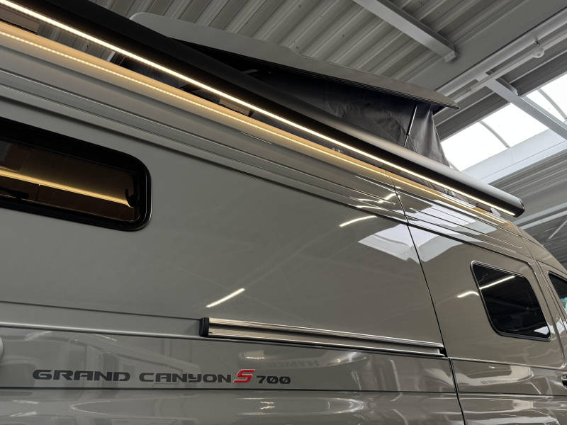Hymer Grand Canyon S 700 4x4 - toit relevable - lit longitudinal photo : 22