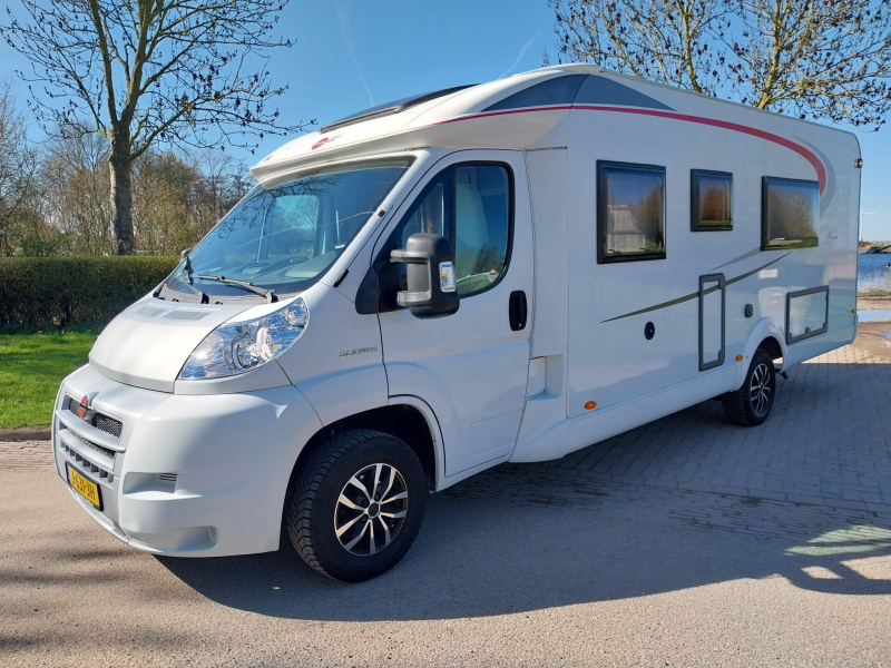 Bürstner Nexxo T 720 ENKE met lage enkele bedden  foto: 14