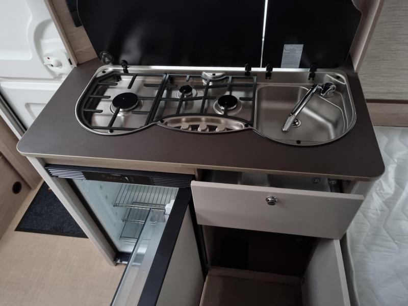 Bürstner Premio Life 480 TL -lengtebedden  foto: 18