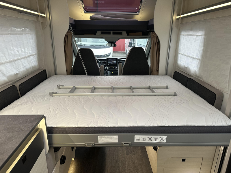 Challenger Graphite Ultimate 380 ( Chausson 720 ), 5 pers.  foto: 10