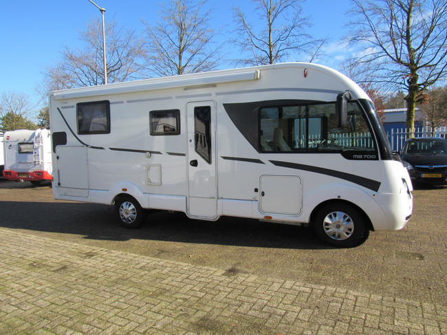 Itineo MB700 Fiat Integriert Queensbett und Hubbett Bj. 2016 Foto: 6