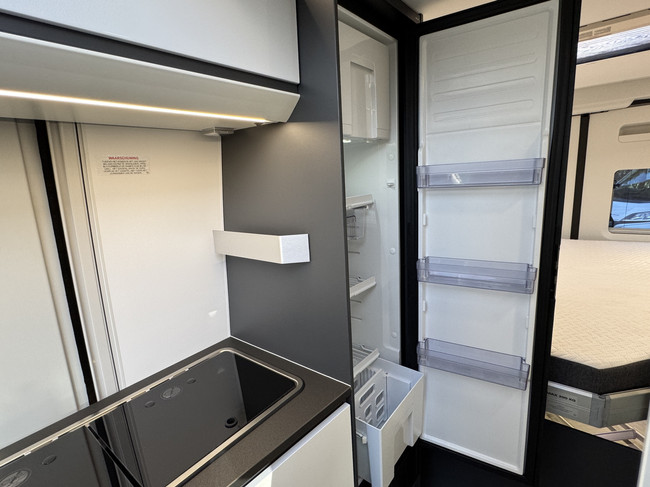 Adria Twin Supreme 640 SGX 180 pk AUTOMAAT 9-Traps Euro6 Fiat Ducato 8 **Lengtebedden in hoogte verstelbaar/4 zitplaatsen/2x Lithium/2 foto: 16