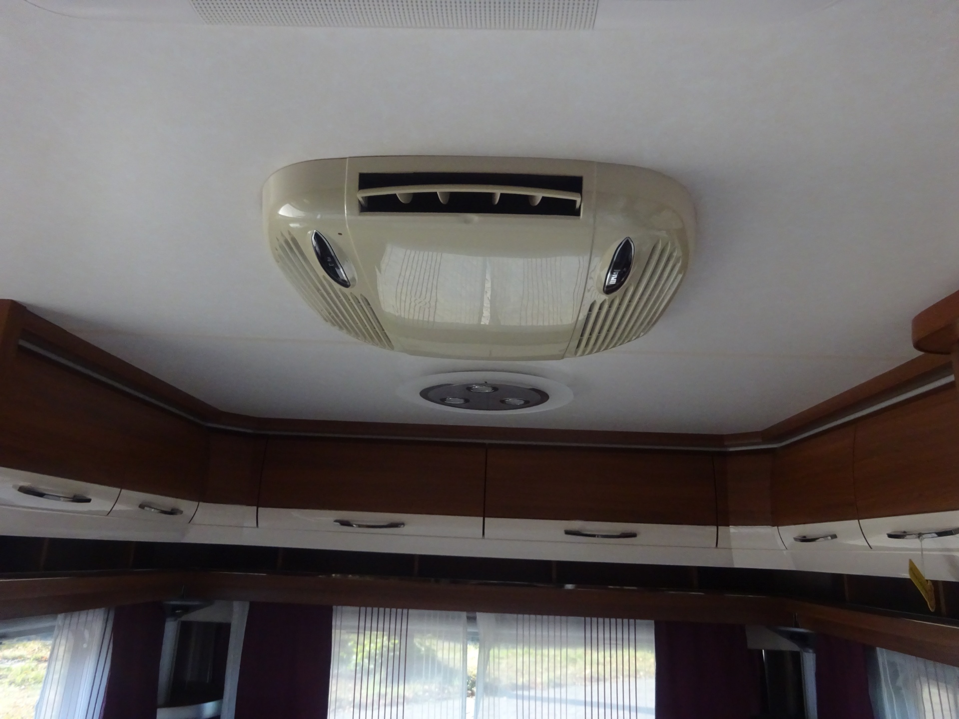 Hobby Excellent 495 UFE Met Mover en Airco foto: 18