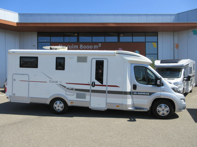 Adria Coral Plus S 670 SL 150hp AUTOMATIC MAXI LEVEL photo: 1