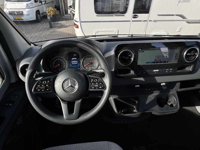 Hymer ML-T 580 - B&eacute;quilles hydrauliques - photo : 16