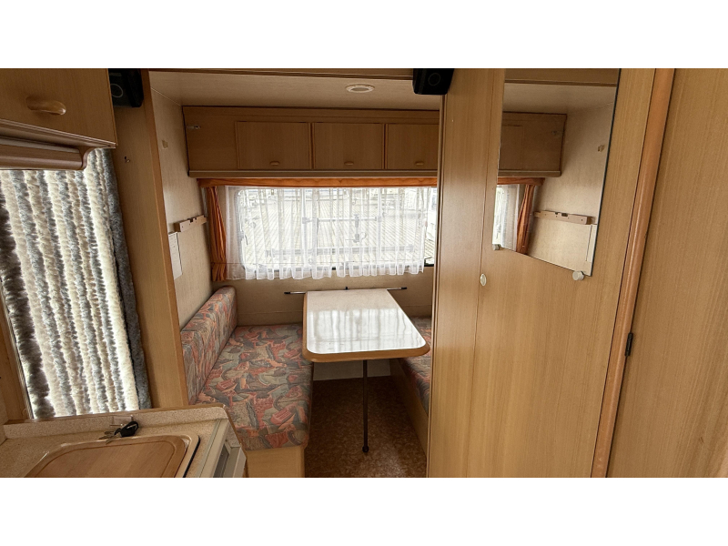 Adria Optima 425 TK Festbett Sitz Toilettenraum Foto: 1