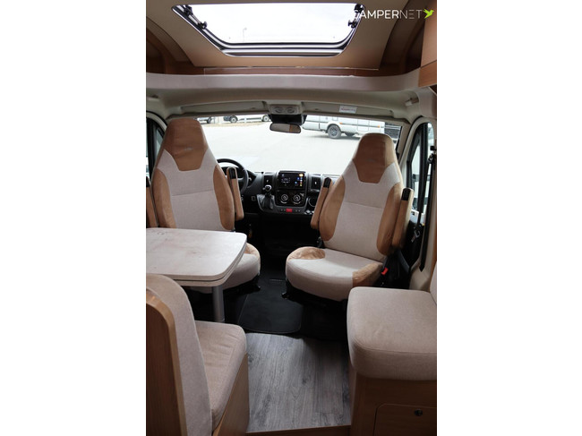 LMC Cruiser V646 140pk Automaat | HEO safe sloten | Thule luifel | Trekhaak | Lengtebedden | Bearlock | Panoramadak | Compact model foto: 7
