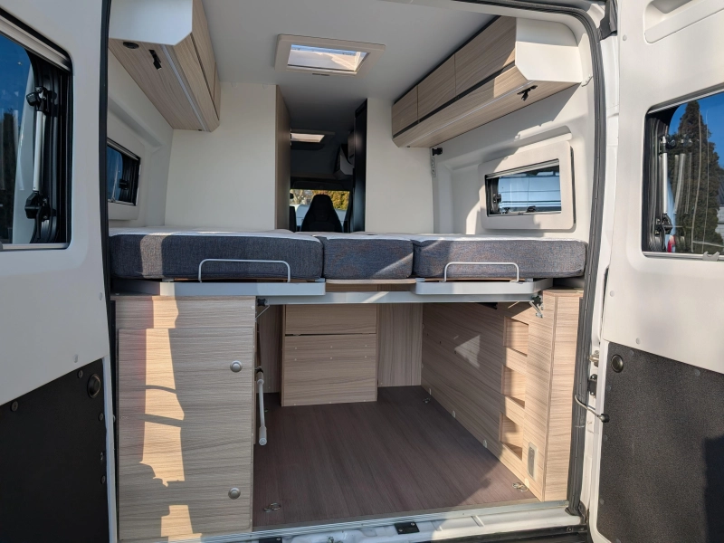 Adria Twin Axess 640 SL Lengtebedden buscamper  foto: 16