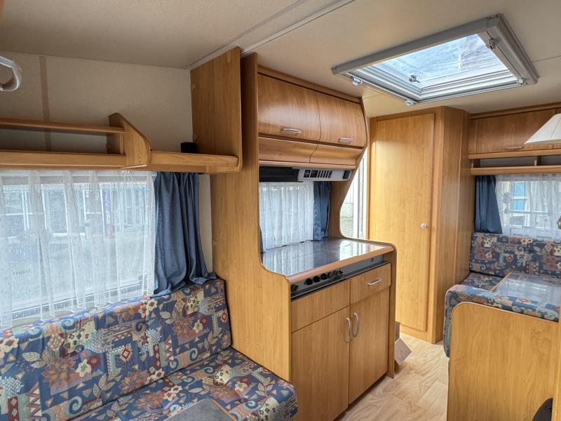 Hobby Excellent 400 SB - Voortent - Zakluifel -  foto: 9