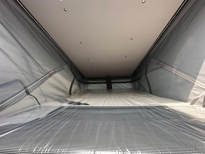 VANTourer 600 D 6 plazas para dormir y cama elevable y techo elevable foto: 3