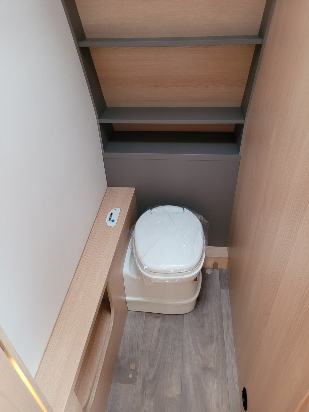 LMC Caravans Tandero 480D foto: 5