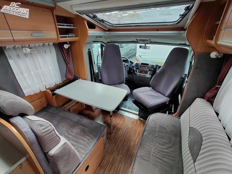 Dethleffs Advantage 6501 B - FRANS BED - B RIJBEWIJS  foto: 2