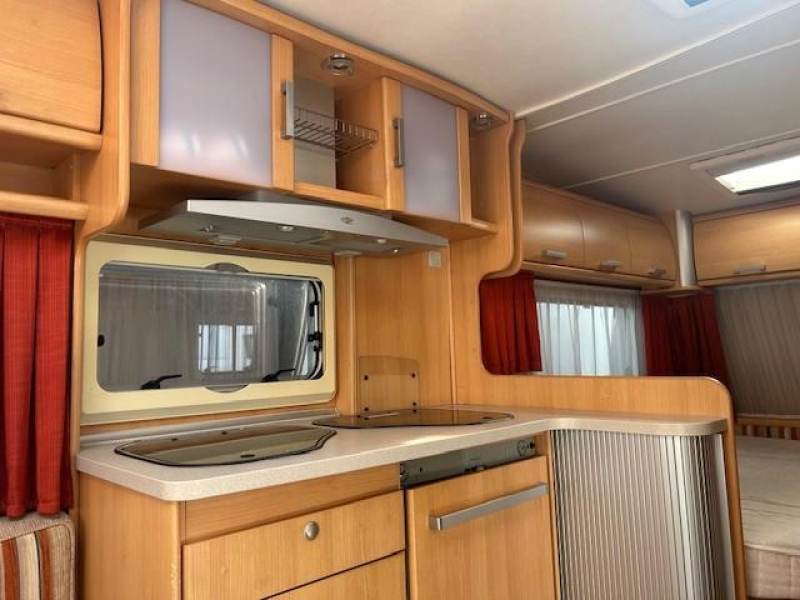 TEC Travel King 460 TDF Mover & awning photo: 5