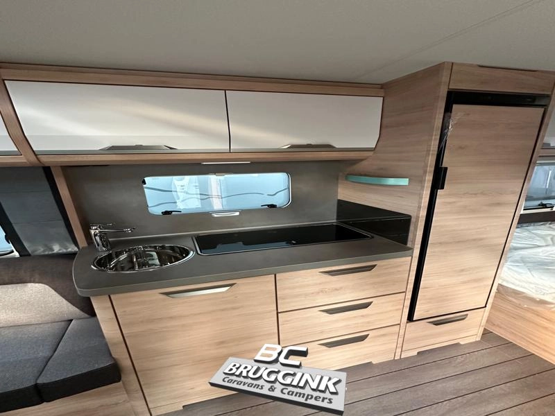 Knaus Sudwind Black Selection 500 FU Frans Bed Vloerverwarmin  foto: 3