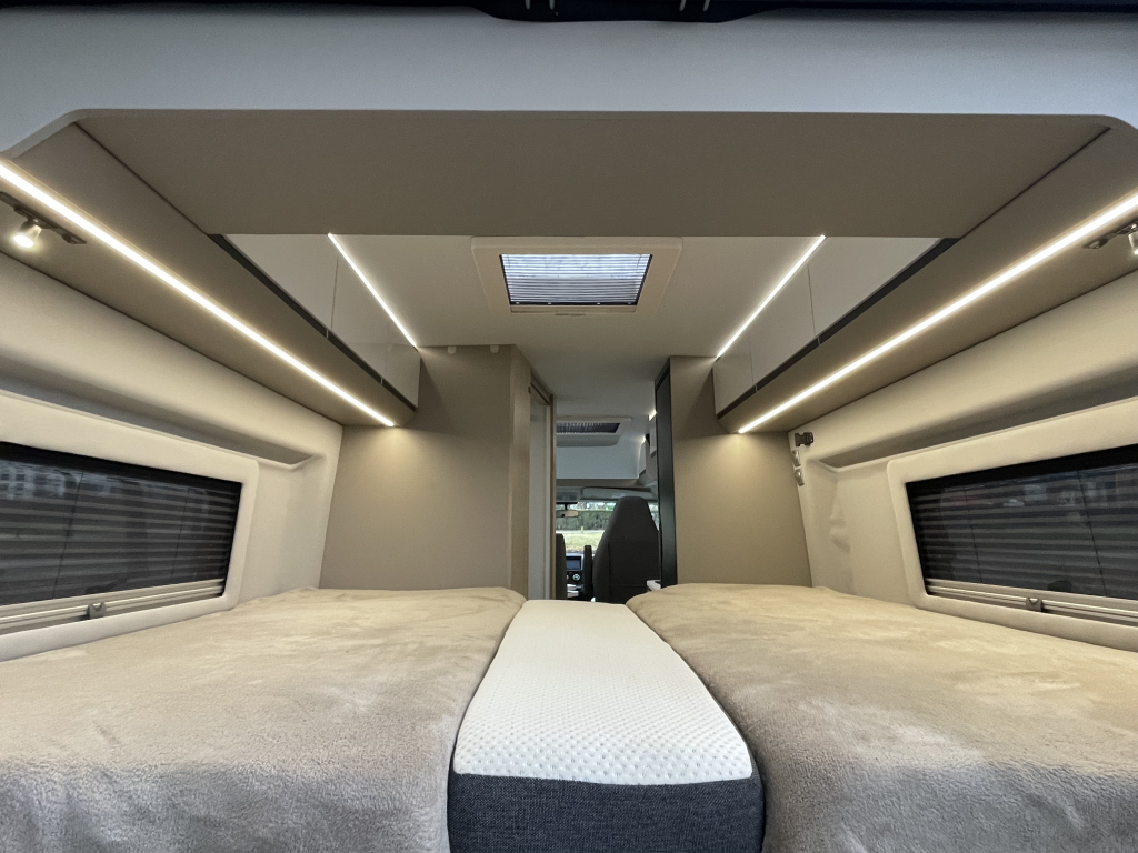 Adria Twin Plus 640 SLB LITS JUMEAUX CAM&Eacute;RA R&Eacute;GULATEUR DE VITESSE photo : 22