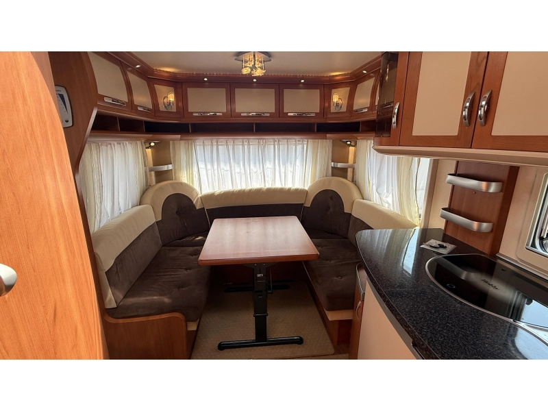 Hobby Prestige 495 UFE frans bed rondzit toilet  foto: 1