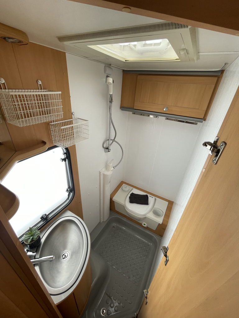 Dethleffs ADVANTAGE T5801 CAMA FRANCESA CARA A CARA foto: 9