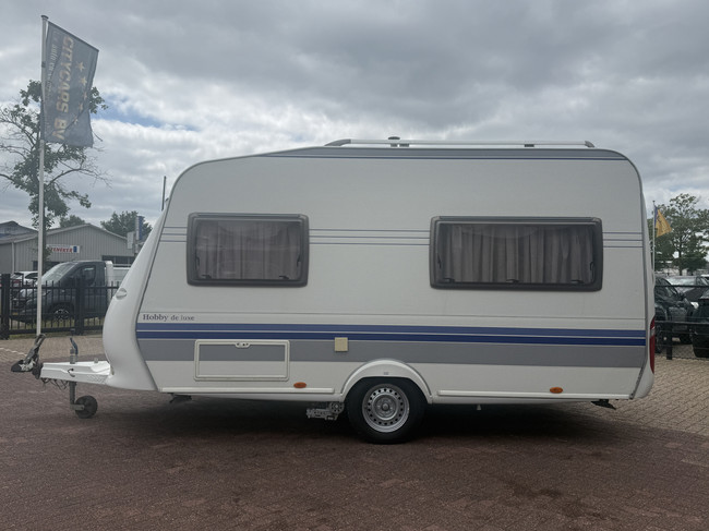 Hobby de luxe 400 SF cama transversal 4 plazas avance mover mosquitera estufa truma inodoro foto: 4