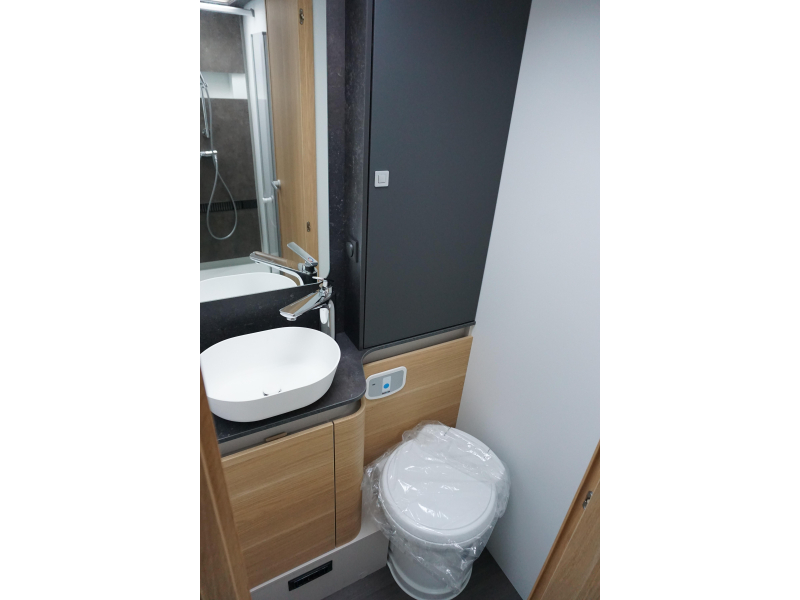 Adria Coral Plus 670 DL  foto: 11