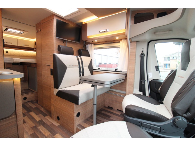 Weinsberg CaraCompact Pepper 600 MEG Camas individuales - &iexcl;&iexcl;5.269km!! foto: 13