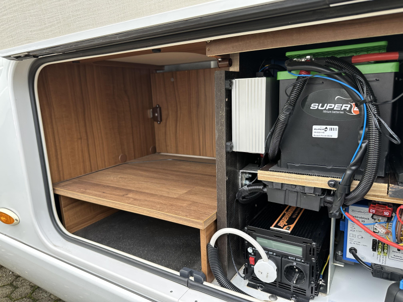 Hymer B 704 PL 3.0 M-JET 180 PK AUTOMAAT  foto: 8