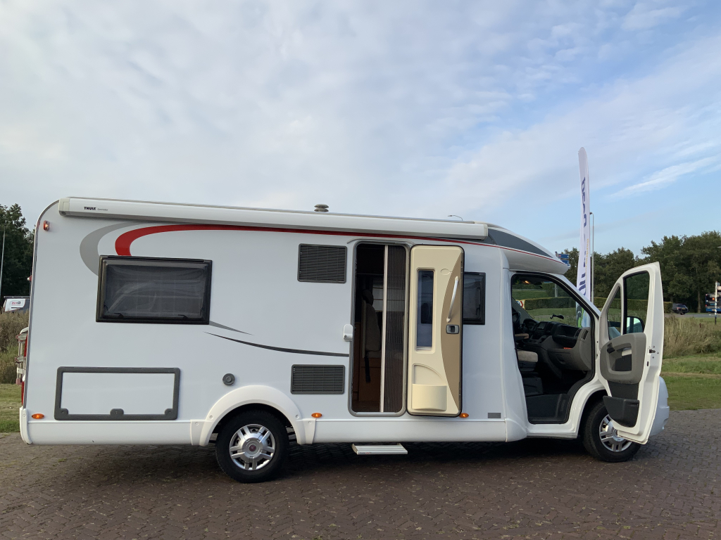 B&uacute;rstner Nexxo 660 2.3 MultiJet 130CV, Semi-integral, Cama francesa, Aire acondicionado de motor, etc. A&ntilde;o 2010 Camper Centrum On the Road en Noorderringweg 4 en Marum. foto: 2