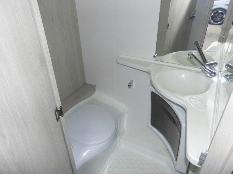Caravelair Antares 400 Cassetteluifel.  foto: 5