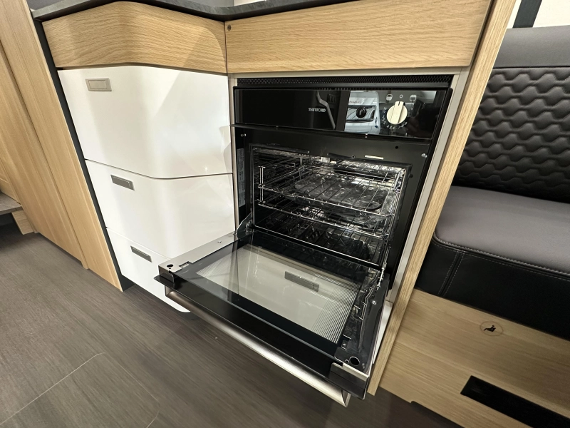 Adria Coral Plus 670 DL automatique | ex-location photo: 12
