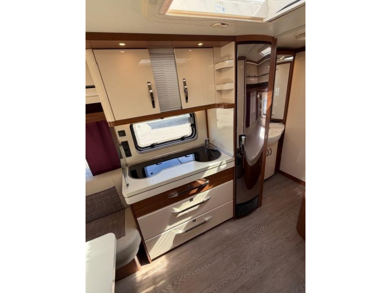Hobby Excellent 495 UFE Incl. Mover Toldo foto: 14