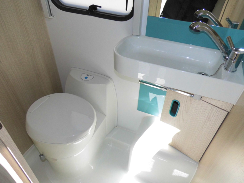 Adria Aviva 360 DD Mover, awning! photo: 6