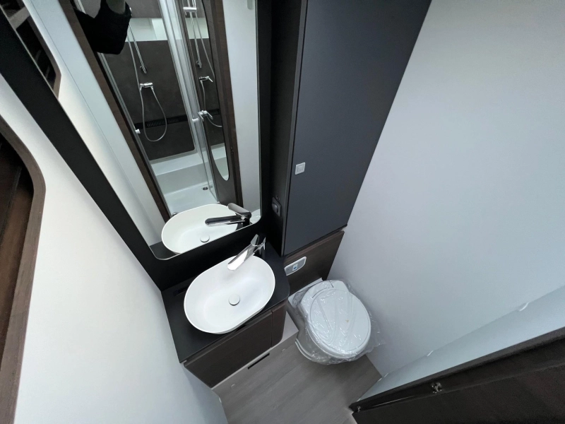 Adria Coral Supreme MB 670 DL LEDER/DAKAIRCONDITIONING  foto: 11