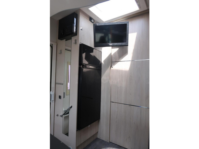 Chausson 757 SPECIAL EDITION | KEURIGE STAAT | 2X ZONNEPANEEL | 150PK | luchtvering foto: 19