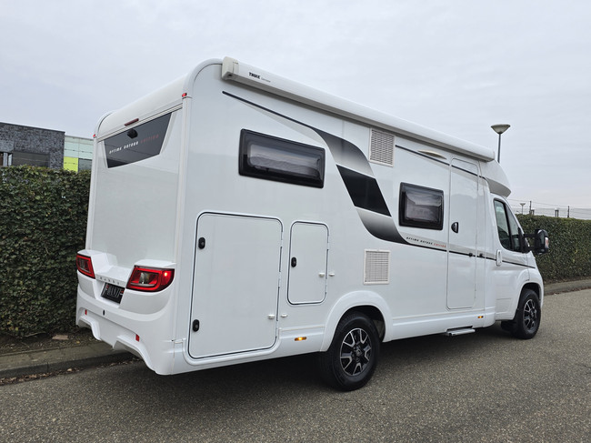 Hobby OPTIMA ONTOUR V65 GE SLECHTS 16.839 KM !! LUCHTVERING LENGTEBEDDEN TV + SATELLIET ZONNEPANEEL DRAAISTOELEN foto: 4